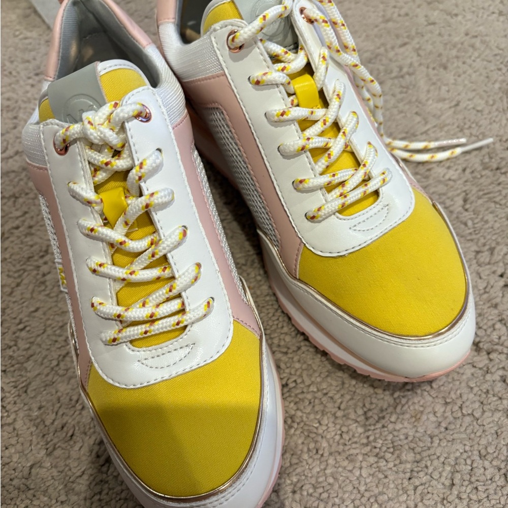 MICHAEL KORS Maddy Trainer Sneakers US 7 Optic White $160NEW - Picture 13 of 14